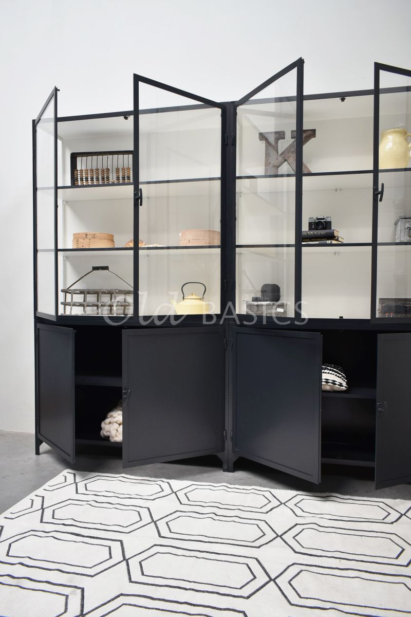 Detail van Apothekerskast Demi, 4 deuren, RAL7021, grijs, zwart, materiaal staal